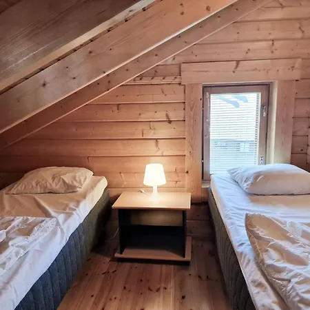 Villa Kastanja & Persikka - 16 Hloe, Molemmat Puolet, Both Sides, Himoslaakso Ski-inout