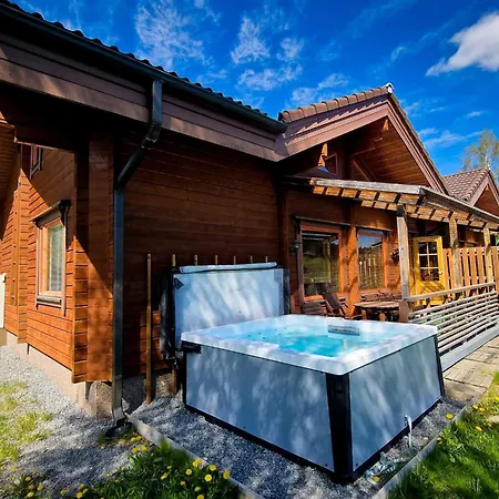 Kastanja & Persikka - 16 Hloe, Molemmat Puolet, Both Sides, Himoslaakso Ski-inout Villa *